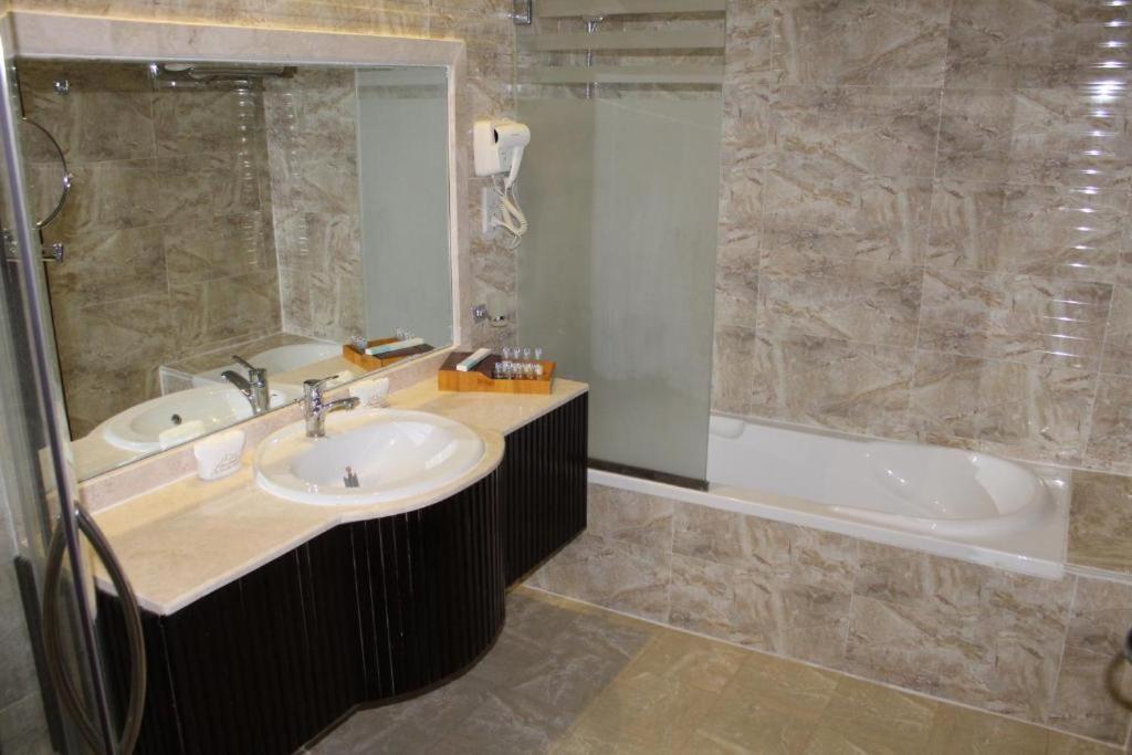Al Salam Grand 4* Al Buraimi