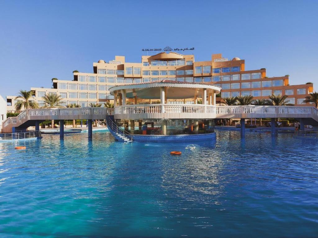 Al Salam Grand Hotel